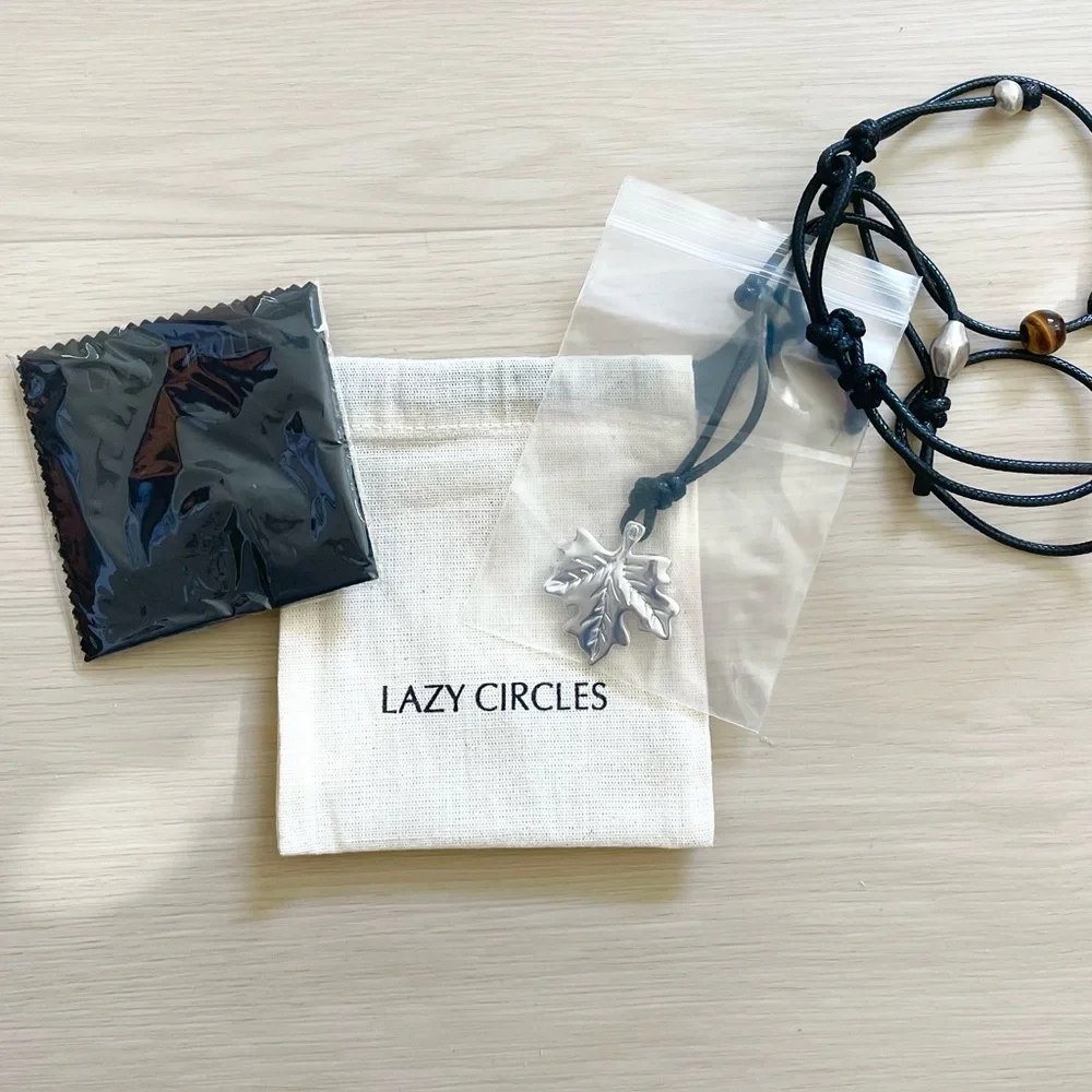 Lazy Circles Summer Adjustable Maple Leaf Pendant Necklace